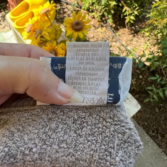 Stephanie Schuster latte brown ribbed neckline 3/4 sleeves ribbed cuffs and hem - Picture 9 of 9